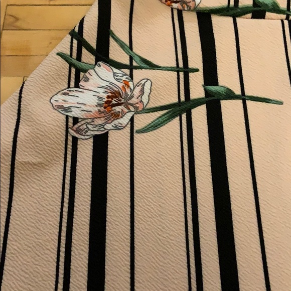 Pink dress and striped - Picture 3 of 3